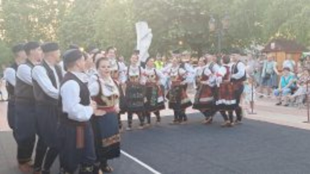 Celovečernji koncert Kulturno umetničkog društva „Kostolac“ pod sloganom „Od večeras ništa na Š(kola)“, 19 juna na platou ispred Sportske hale