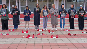 Stop femicidu: Performans „Crvene cipele“ u Kostolcu