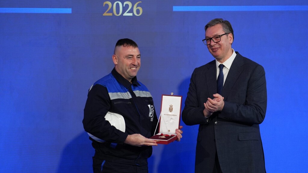 Orden Karađorđeve zvezde za bageristu sa kopa „Drmno“ 