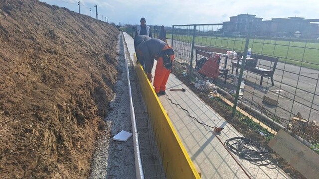 Počela rekonstrukcija ISTOČNE tribine na fudbalskom stadionu „Bora – Beka“ u Kostolcu