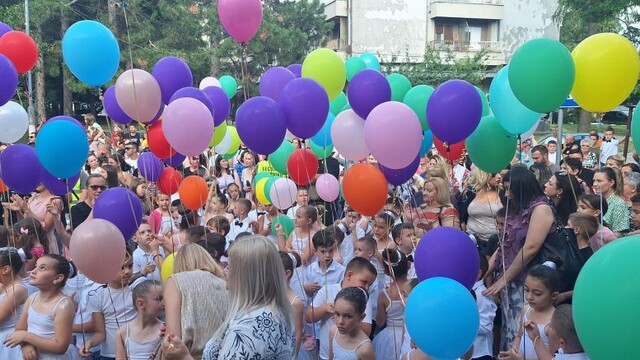 Puštanjem balona i završnom priredbom kostolački predškolci oprostili se od vrtića