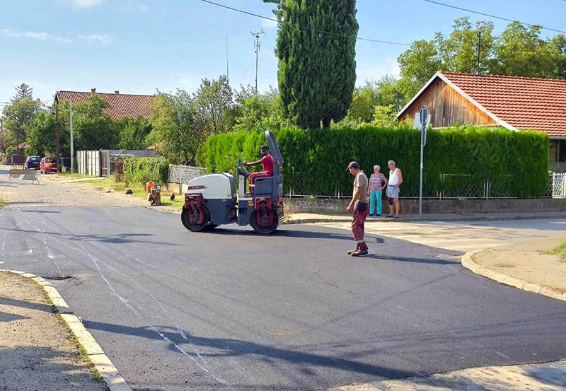 Završeni radovi na rekonstrukciji i asfaltiranju ulica i parking prostora u Kostolcu