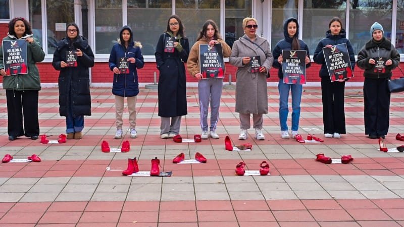 U Kostolcu performans protiv femicida