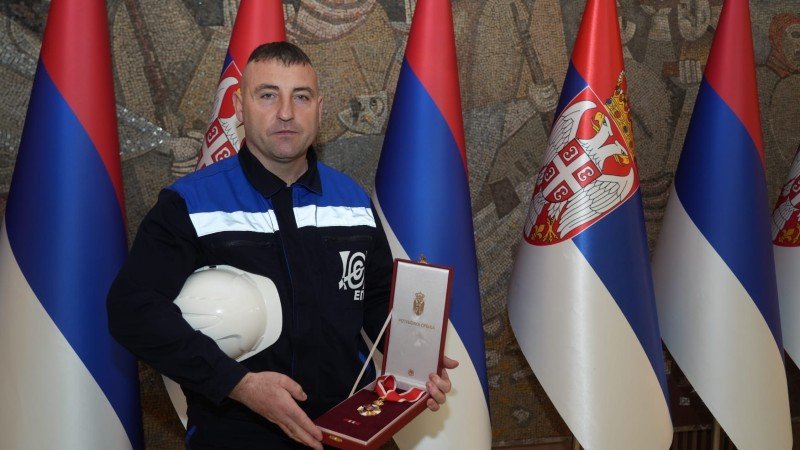 Orden Karađorđeve zvezde za bageristu sa kopa „Drmno“