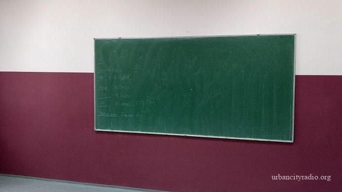 Zaposleni u kostolačkoj školi ostali bez plate, direktorka na bolovanju