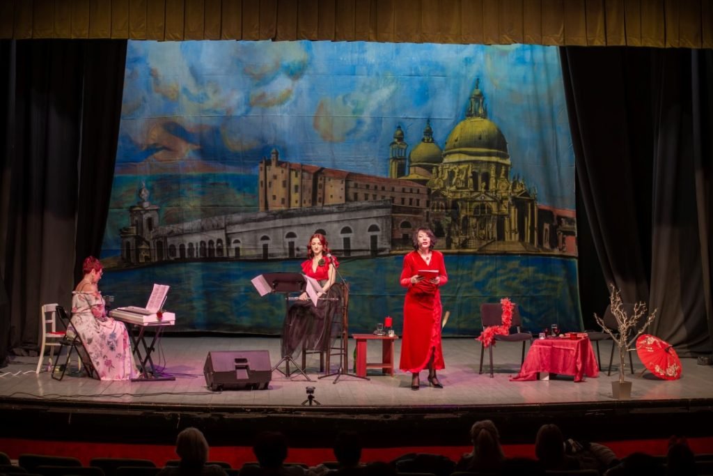 Veče filmske muzike „Sjajem do zvezda“ oduševilo publiku u Kostolcu