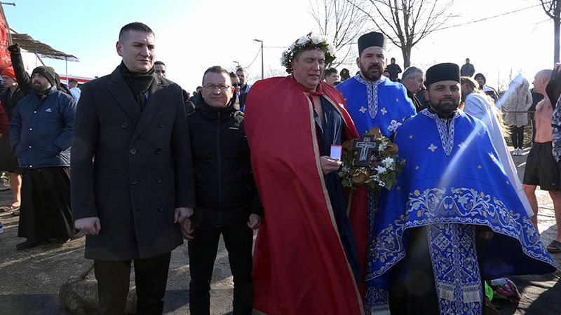 Kostolac obeležio Bogojavljenje: Vuk Janjuš prvi do Časnog krsta